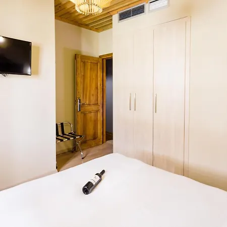 Blossom & Πανσιόν